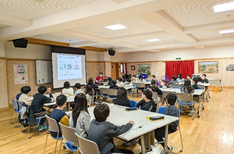 出前授業と称しゴムの勉強会を開催
